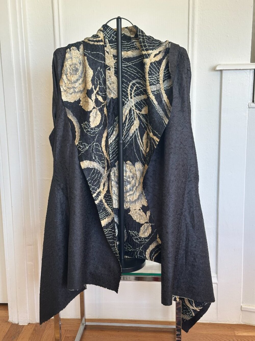 Jerry T Draped Jacket 2X | Black Gold Textured Reversible Waterfall Cardigan - Picture 6 of 6